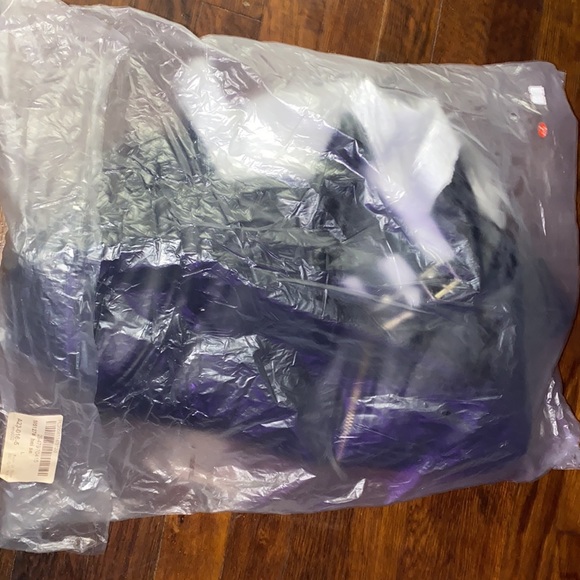 Jacket - Picture 3 of 4